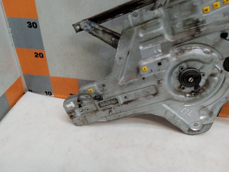 Стеклоподъемник электр. передний левый