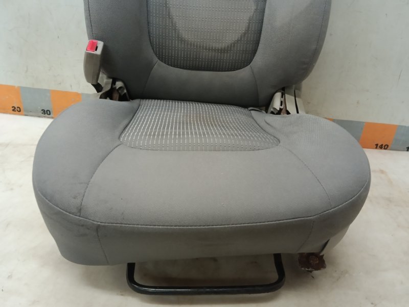 Сиденье переднее левое