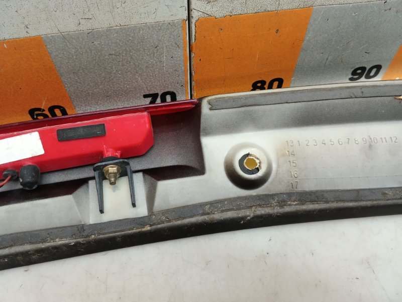 Спойлер (дефлектор) крышки багажника