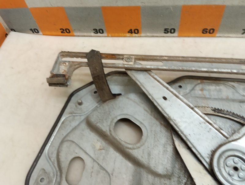 Стеклоподъемник электр. передний левый