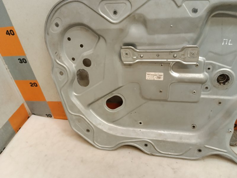 Стеклоподъемник электр. передний левый