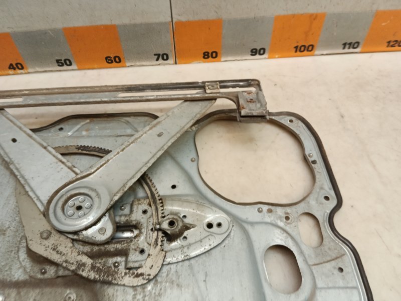 Стеклоподъемник электр. передний левый