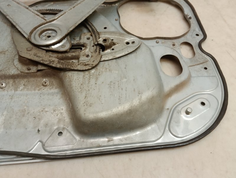 Стеклоподъемник электр. передний левый