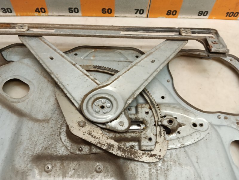 Стеклоподъемник электр. передний левый