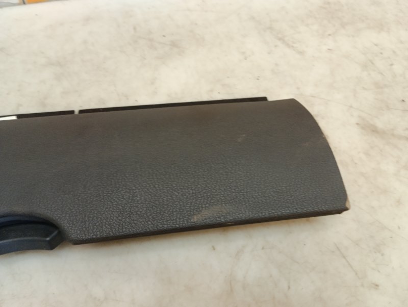 Крышка бардачка