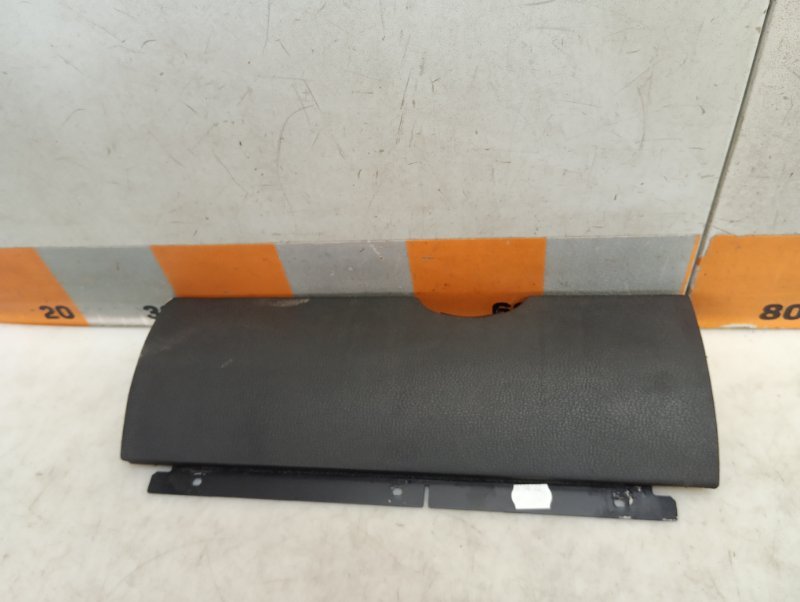 Крышка бардачка