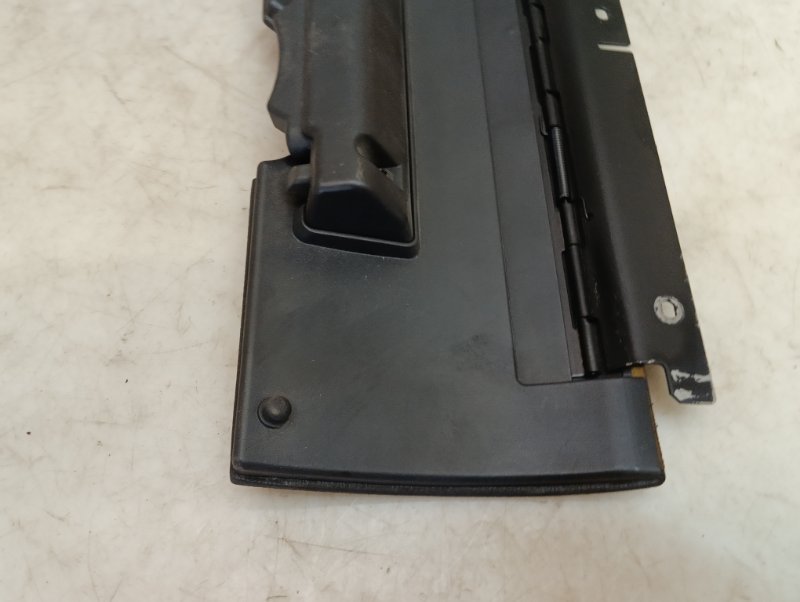 Крышка бардачка