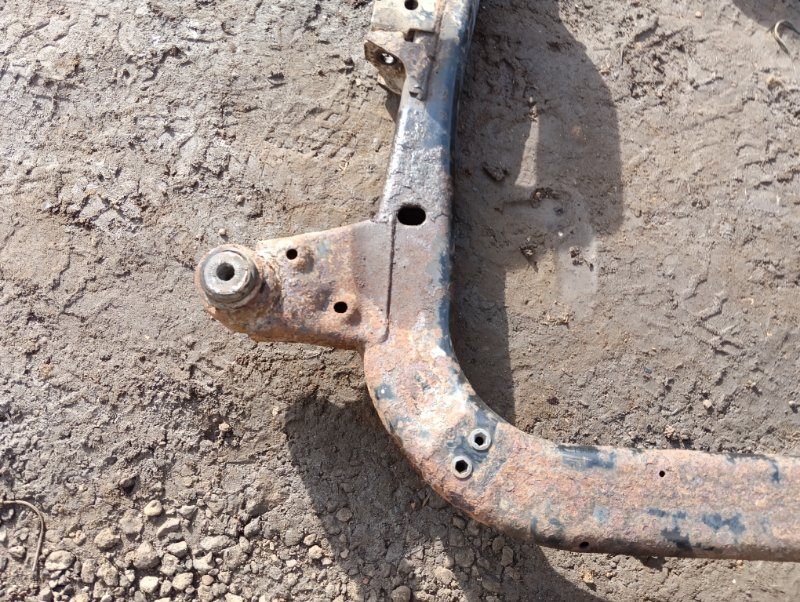 Балка подмоторная