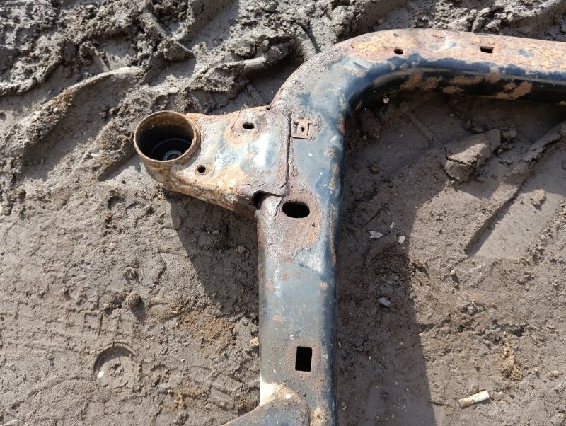 Балка подмоторная