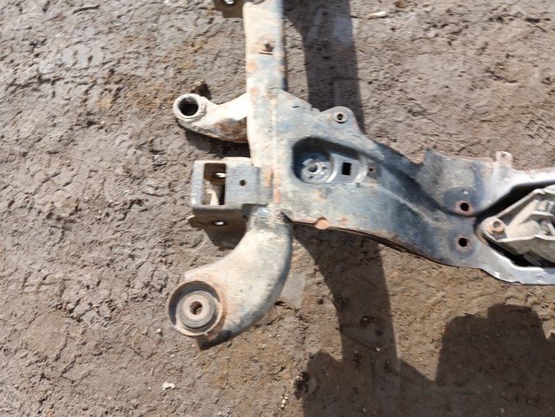 Балка подмоторная