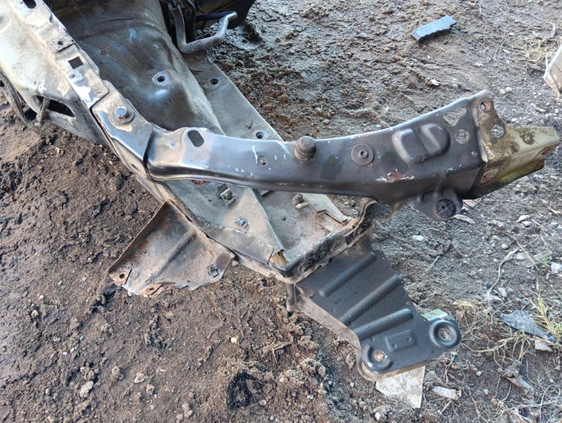 Лонжерон передний правый