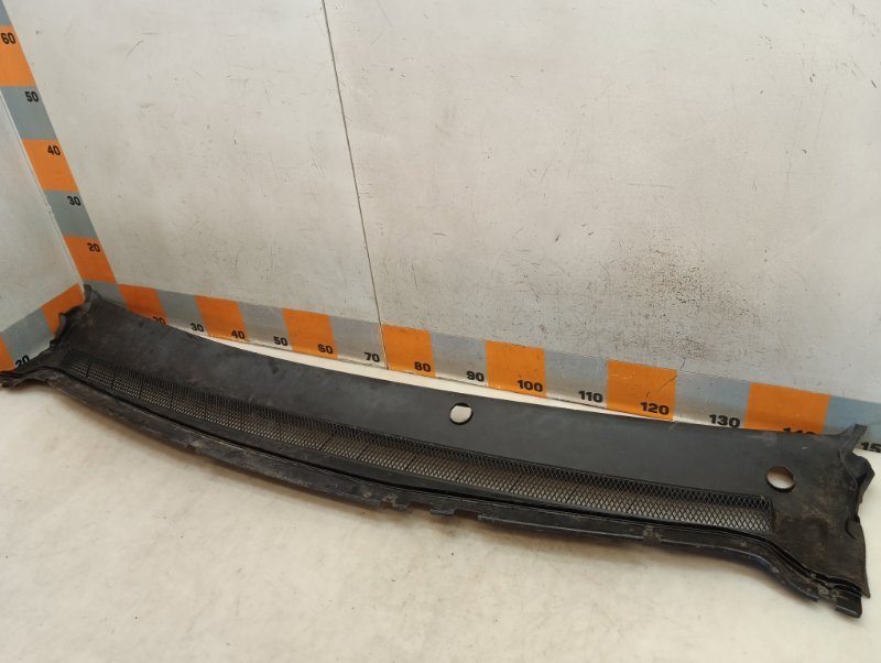 Решетка стеклоочистителей (Жабо)