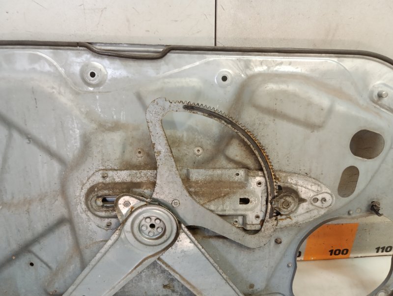 Стеклоподъемник электр. передний правый