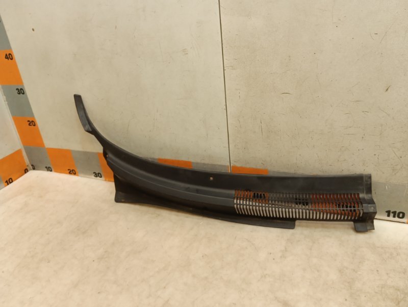 Планка под лобовое стекло