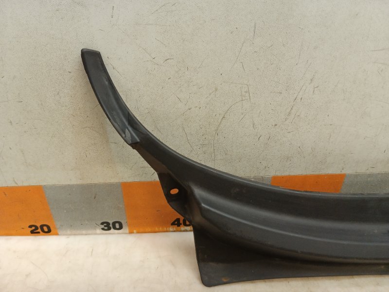 Планка под лобовое стекло