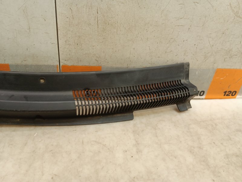 Планка под лобовое стекло