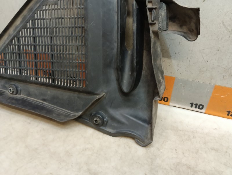 Решетка стеклоочистителей (Жабо)