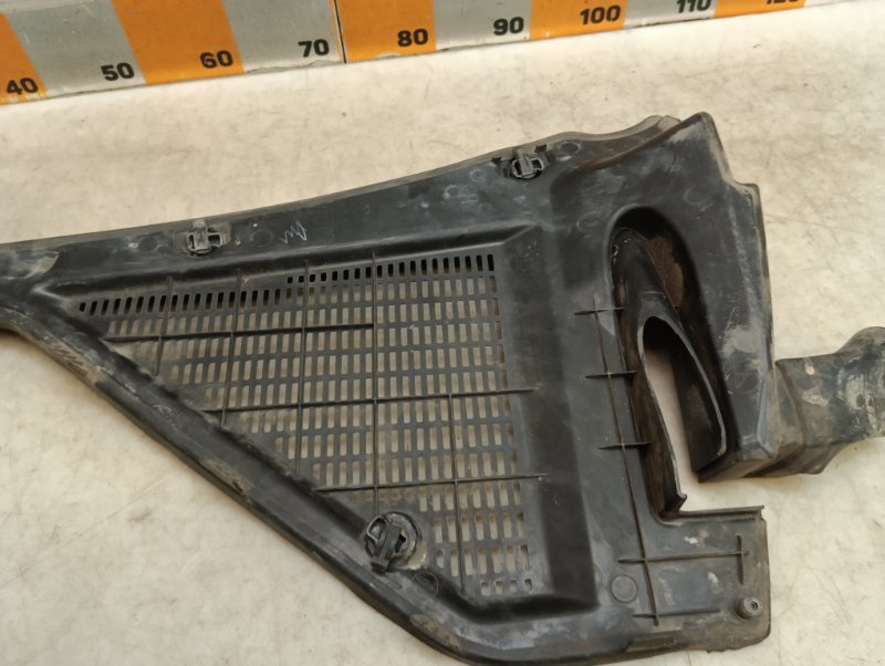 Решетка стеклоочистителей (Жабо)