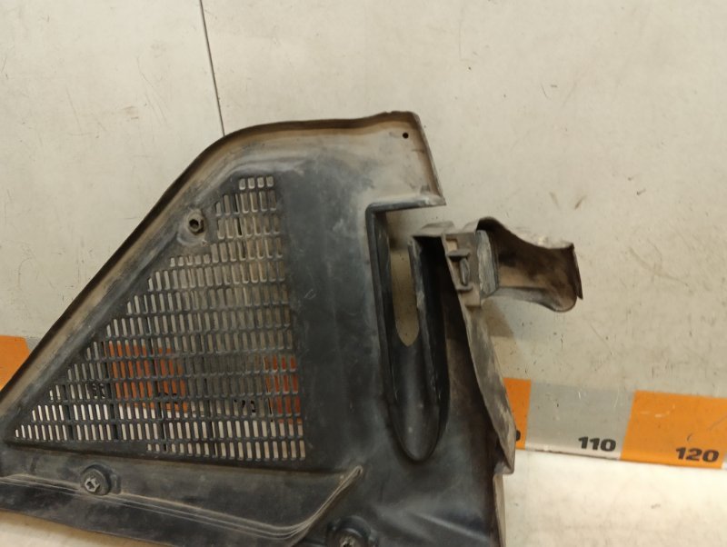 Решетка стеклоочистителей (Жабо)