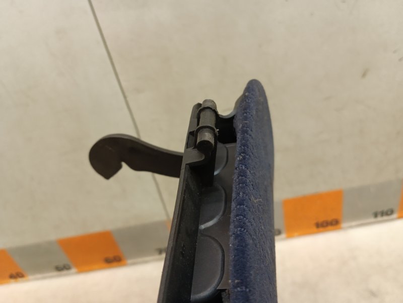 Крышка бардачка