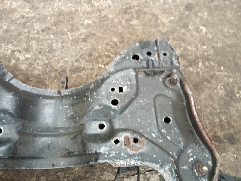 Балка подмоторная