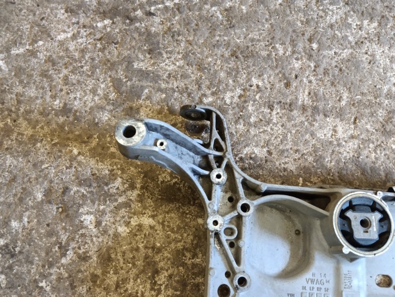 Балка подмоторная