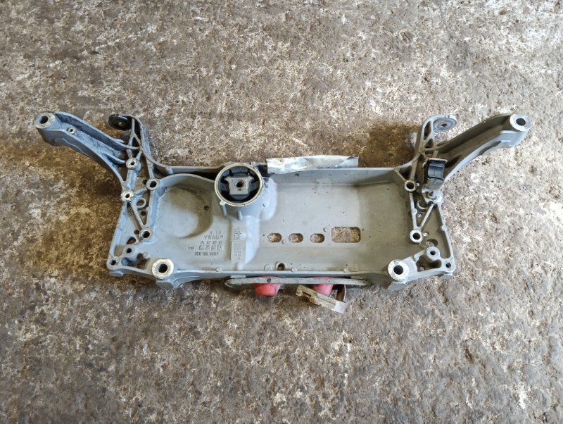 Балка подмоторная