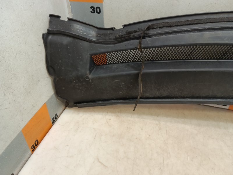 Решетка стеклоочистителей (Жабо)