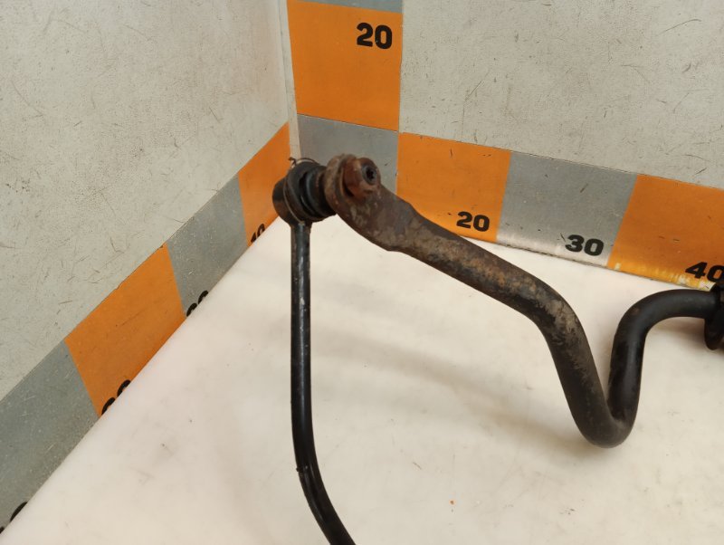 Стабилизатор передний