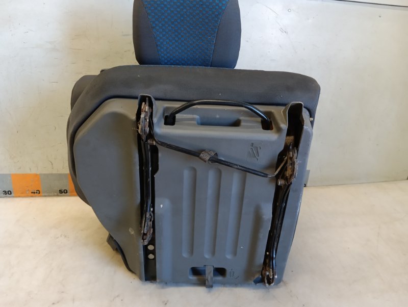 Сиденье салонное