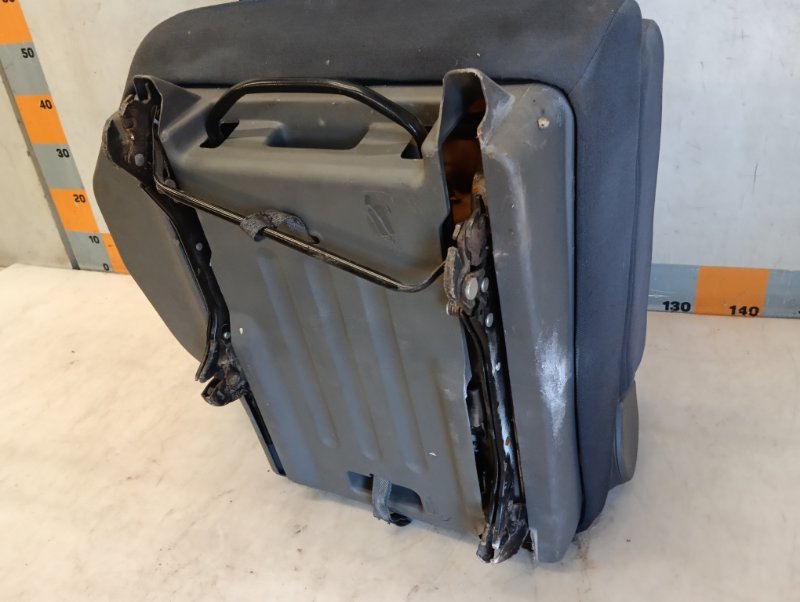 Сиденье салонное