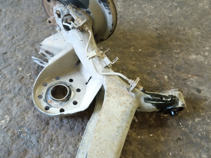 Балка задняя