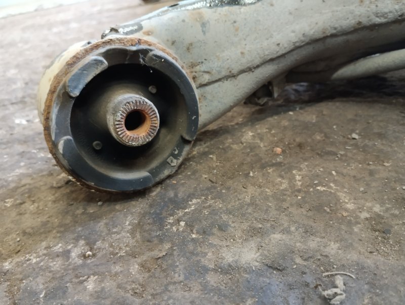 Балка задняя