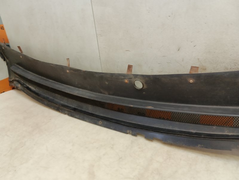 Решетка стеклоочистителей (Жабо)