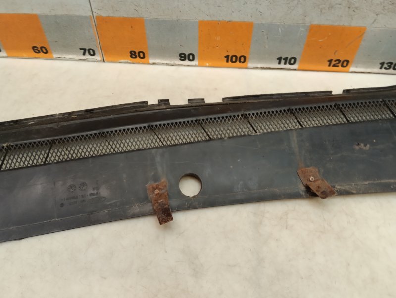 Решетка стеклоочистителей (Жабо)