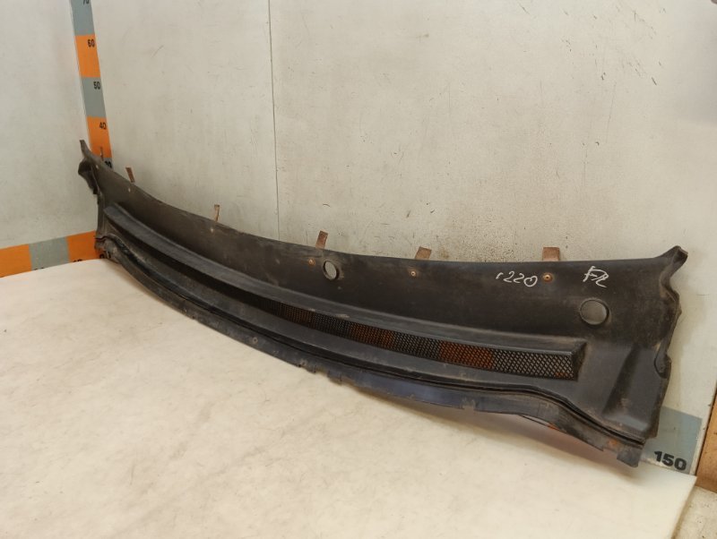 Решетка стеклоочистителей (Жабо)