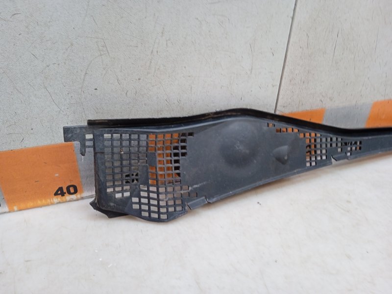 Планка под лобовое стекло