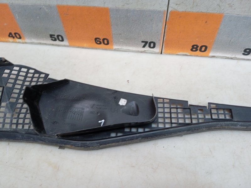 Планка под лобовое стекло