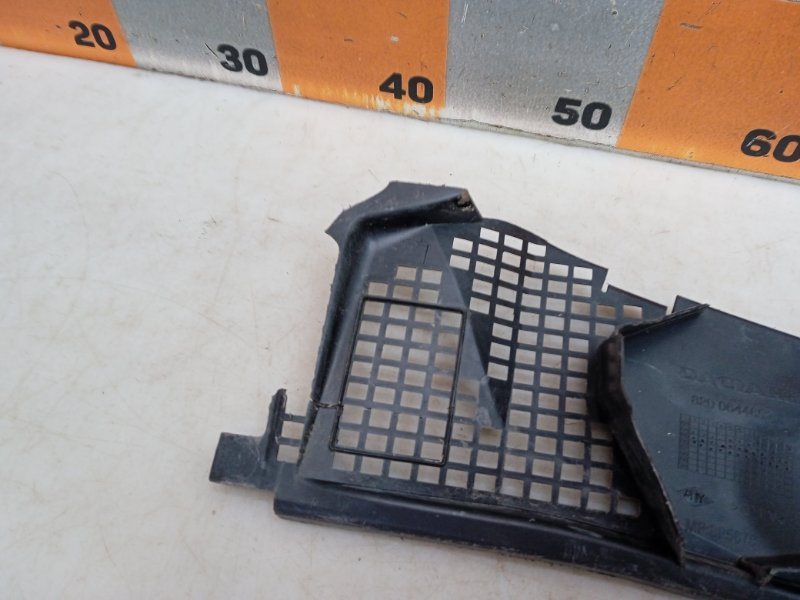 Планка под лобовое стекло