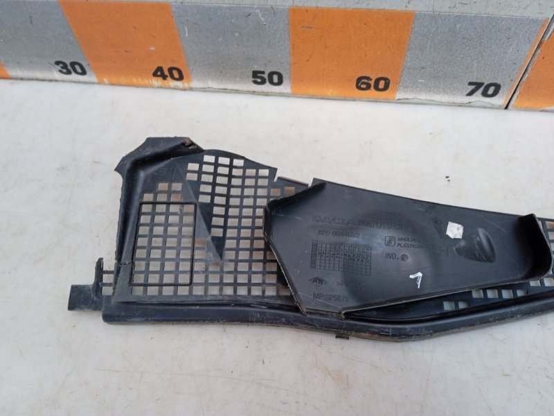 Планка под лобовое стекло