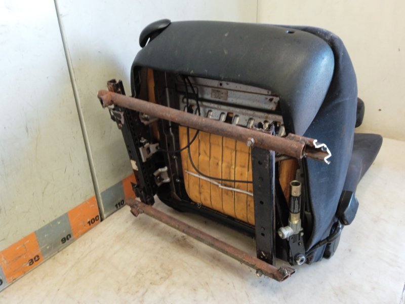 Сиденье переднее правое