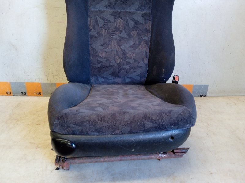 Сиденье переднее правое