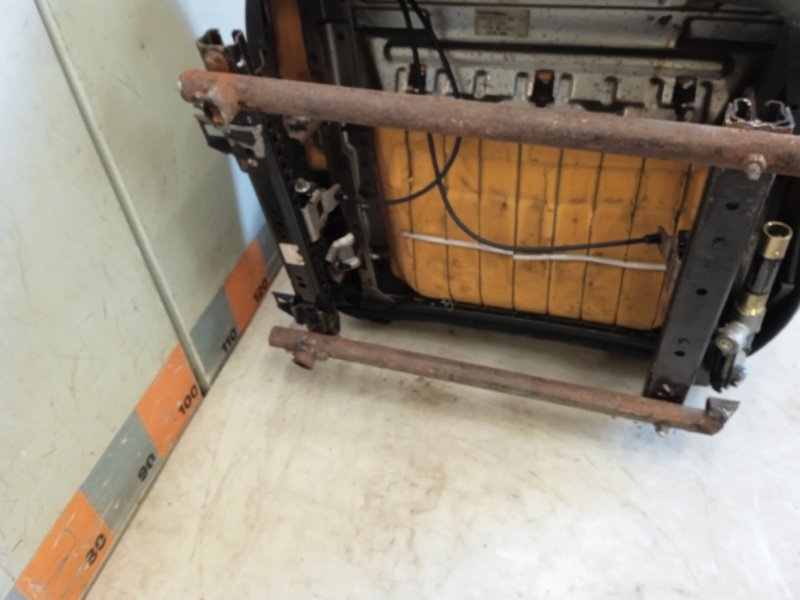 Сиденье переднее правое