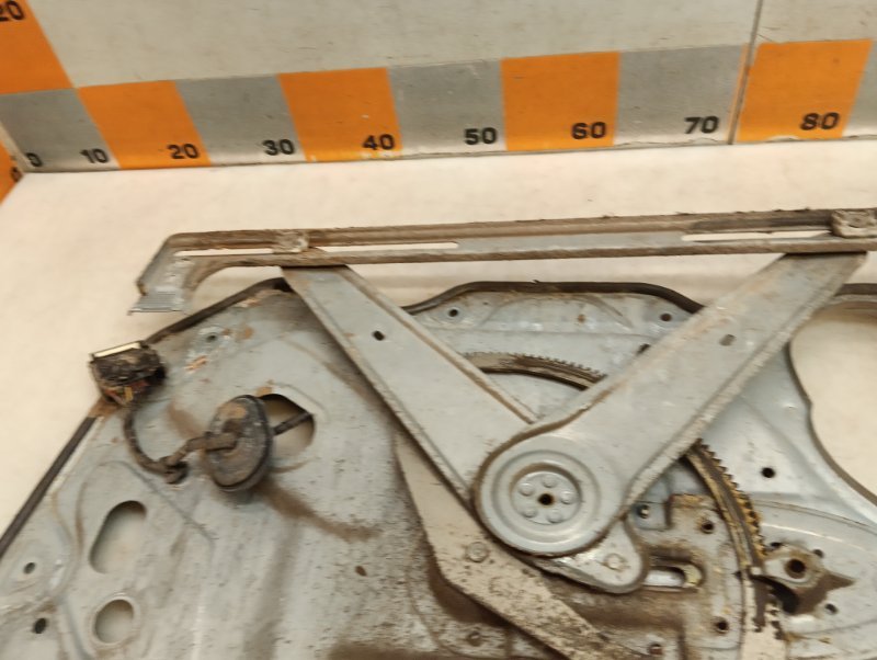 Стеклоподъемник электр. передний левый