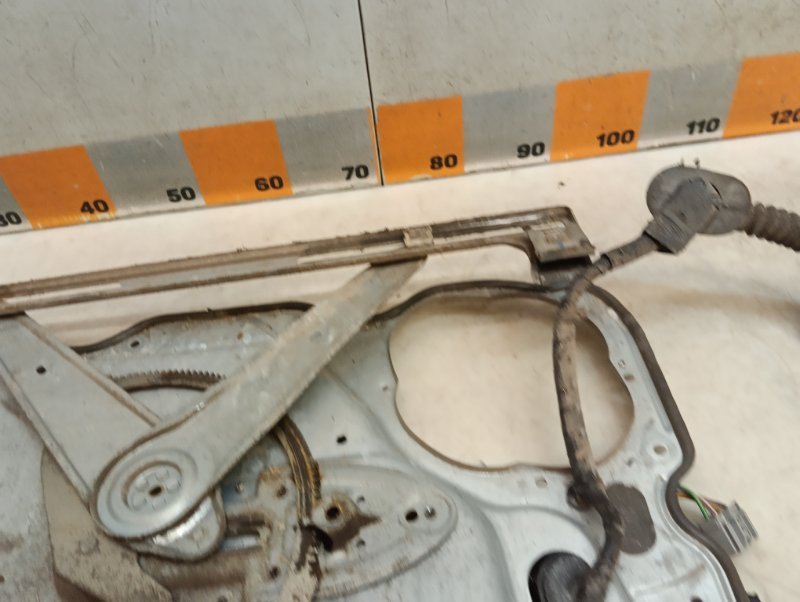 Стеклоподъемник электр. передний левый