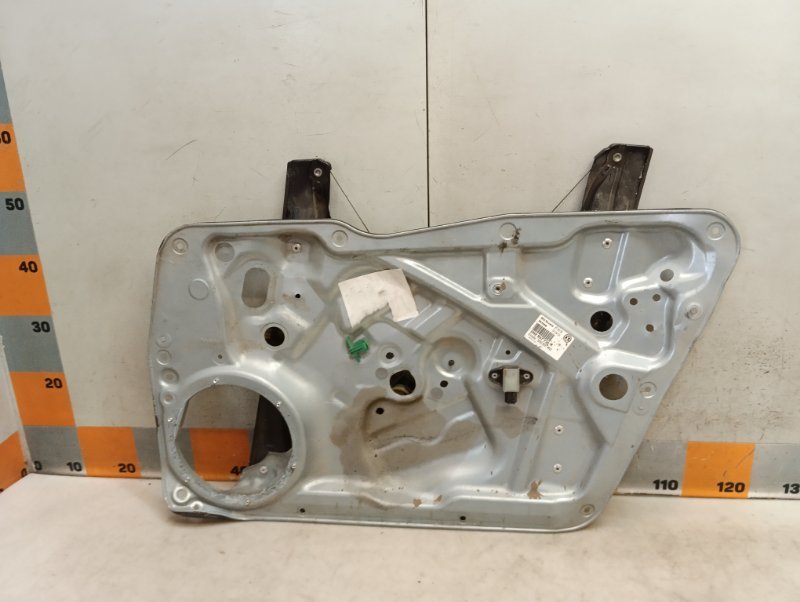 Стеклоподъемник электр. передний правый