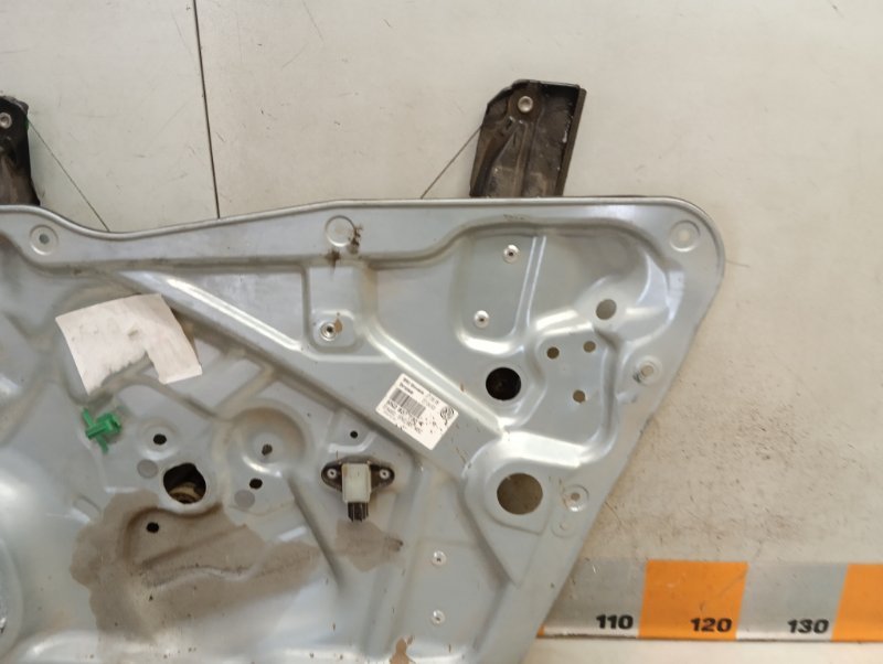 Стеклоподъемник электр. передний правый