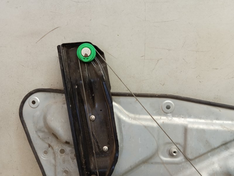 Стеклоподъемник электр. передний правый