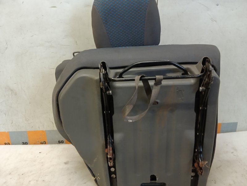 Сиденье салонное