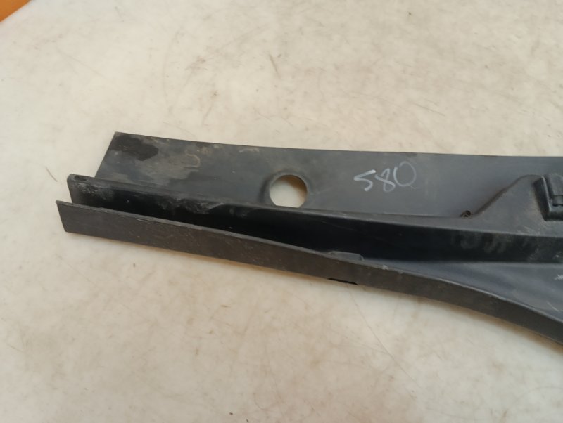 Планка под лобовое стекло